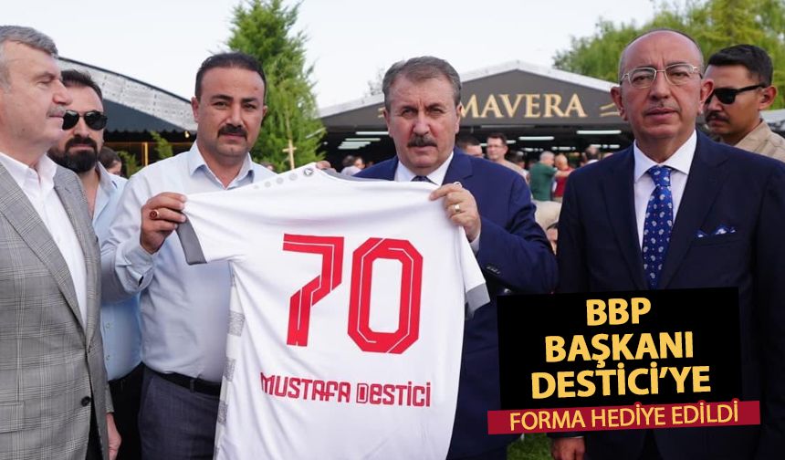 BBP Lideri Destici’ye Karaman FK. Forması